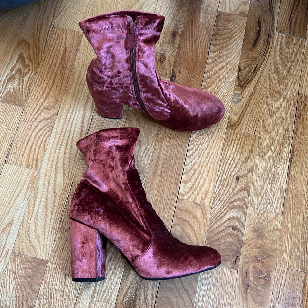 Public Desire size 5 pink velvet booties